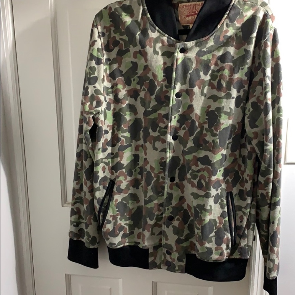 Men camo button up sweater